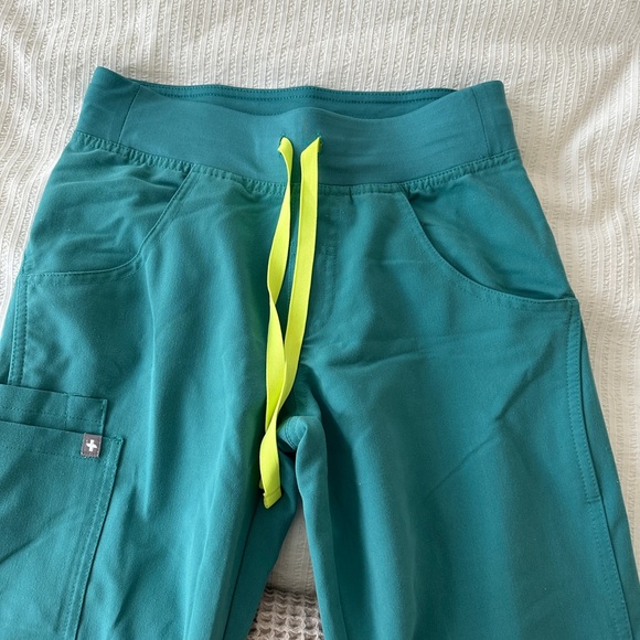 figs kade scrub pants in marine XXP - Picture 2 of 5